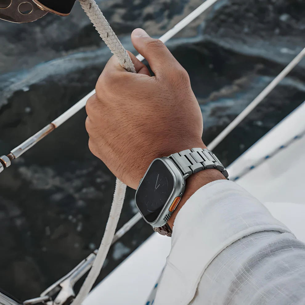 iPadCaseStore Titanium Band Watch - Image 4